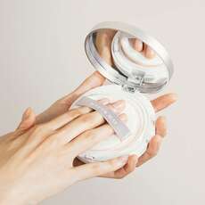 MARY & MAY Vegan Niacinamide Panthenol Sun Cushion SPF50+ PA++++ Αντηλιακή προστασία σε σφουγγάρι,  Σφουγγαράκι με προϊόν 25g