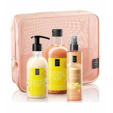 Lavish Care Freshly Squeezed Bliss Body Care Bag Gift Set Περιποίησης Σώματος με Freshly Squeezed Bliss Shower Gel Αφρόλουτρο, 500ml, Body Lotion Κρέμα Σώματος, 300ml, Mango Sorbet Mist, 200ml & Δώρο Νεσεσέρ, 1τεμ, 1σετ