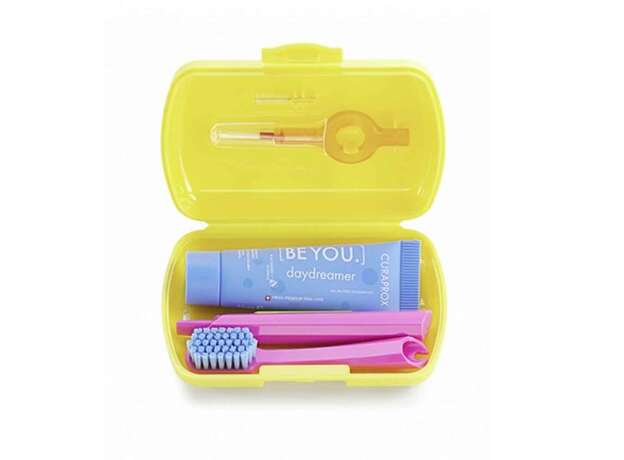 Curaprox Be You Travel Set, Σετ Ταξιδιού Στοματικής Υγιεινής Κίτρινο 1τεμ