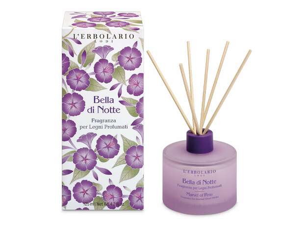 L' Erbolario Bella di Notte Αρωματικό χώρου με ξύλινα στικς Bella di Notte Αρωματικό χώρου, για να γεμίσει με ευχάριστες νότες κάθε δωμάτιο 125ml